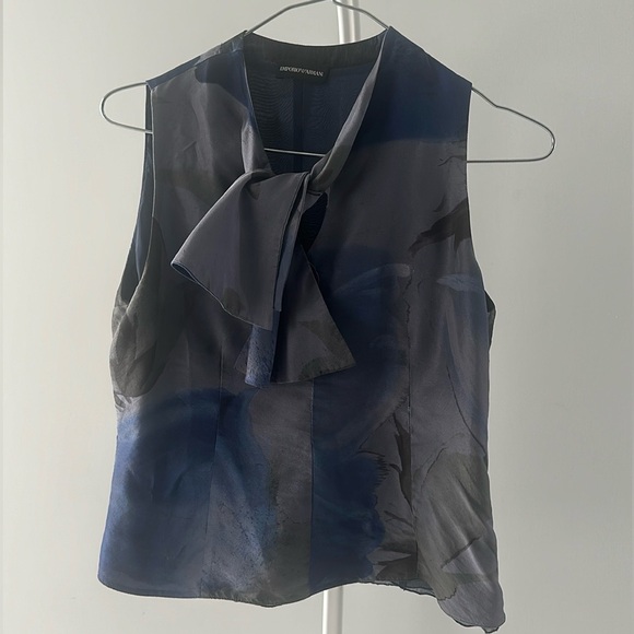 Emporio Armani | Silk tie-neck Seeveless Blouse - Picture 2 of 6
